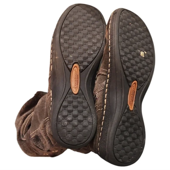 Womens' Eventure Bare Traps Stay Dry System Faux Fur Flat Boots - Picture 4 of 10